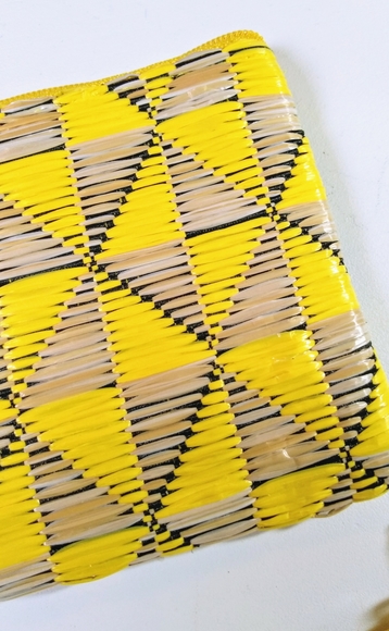 🆕 One Geometric Woven Straw, Thin Pouch 👝 - Picture 11 of 16